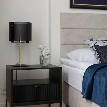 Senatorska By Renters *