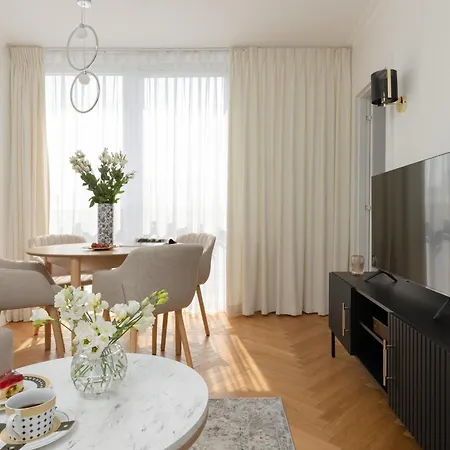 Apartmán Senatorska By Renters Varšava